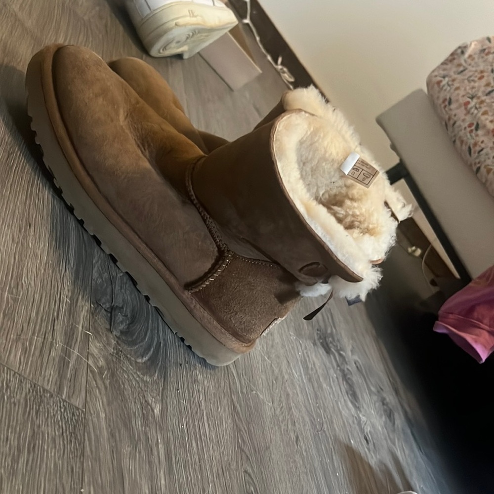 Ugg Bailey Bow - image 2